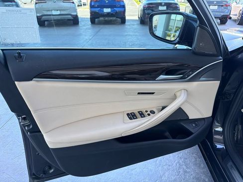 Used 2023 BMW 530i w/ Premium Package RWD image 9