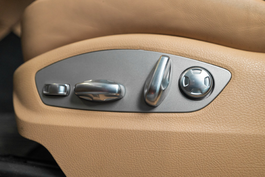 Certified 2023 Porsche Macan S AWD/4WD image 21