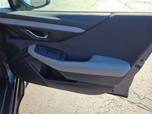 Used 2022 Subaru Outback Premium image 4