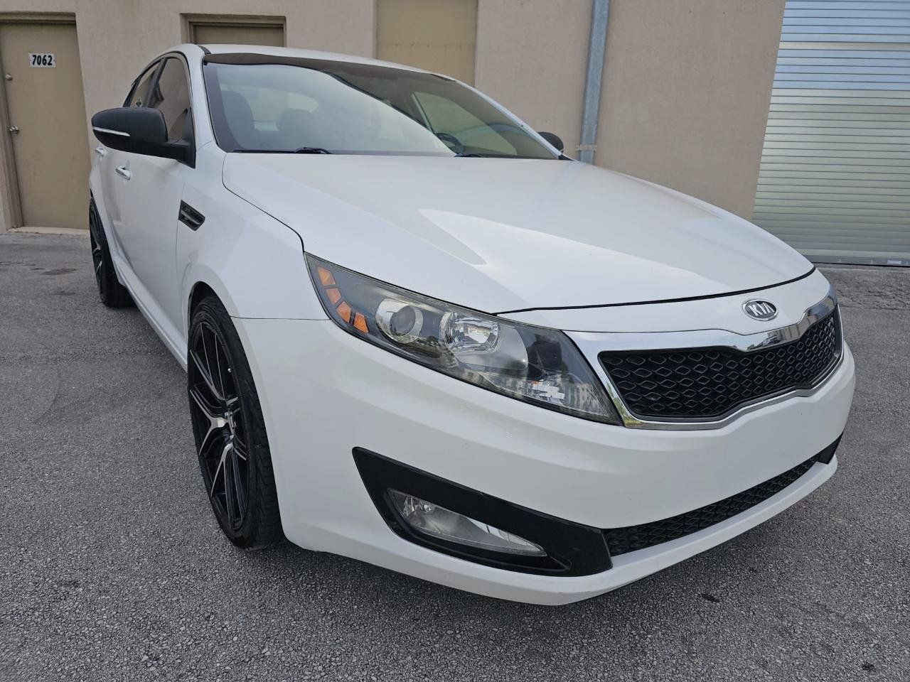 Used 2012 Kia Optima EX FWD image 8