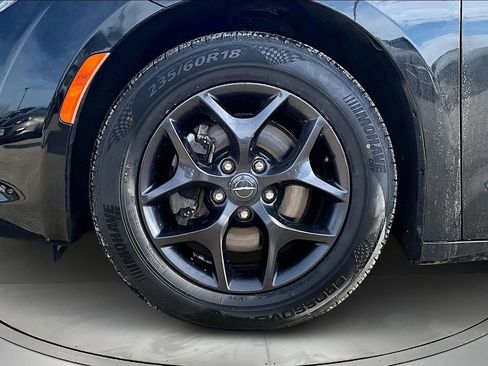 Used 2020 Chrysler Pacifica Limited w/ S Appearance Package image 33