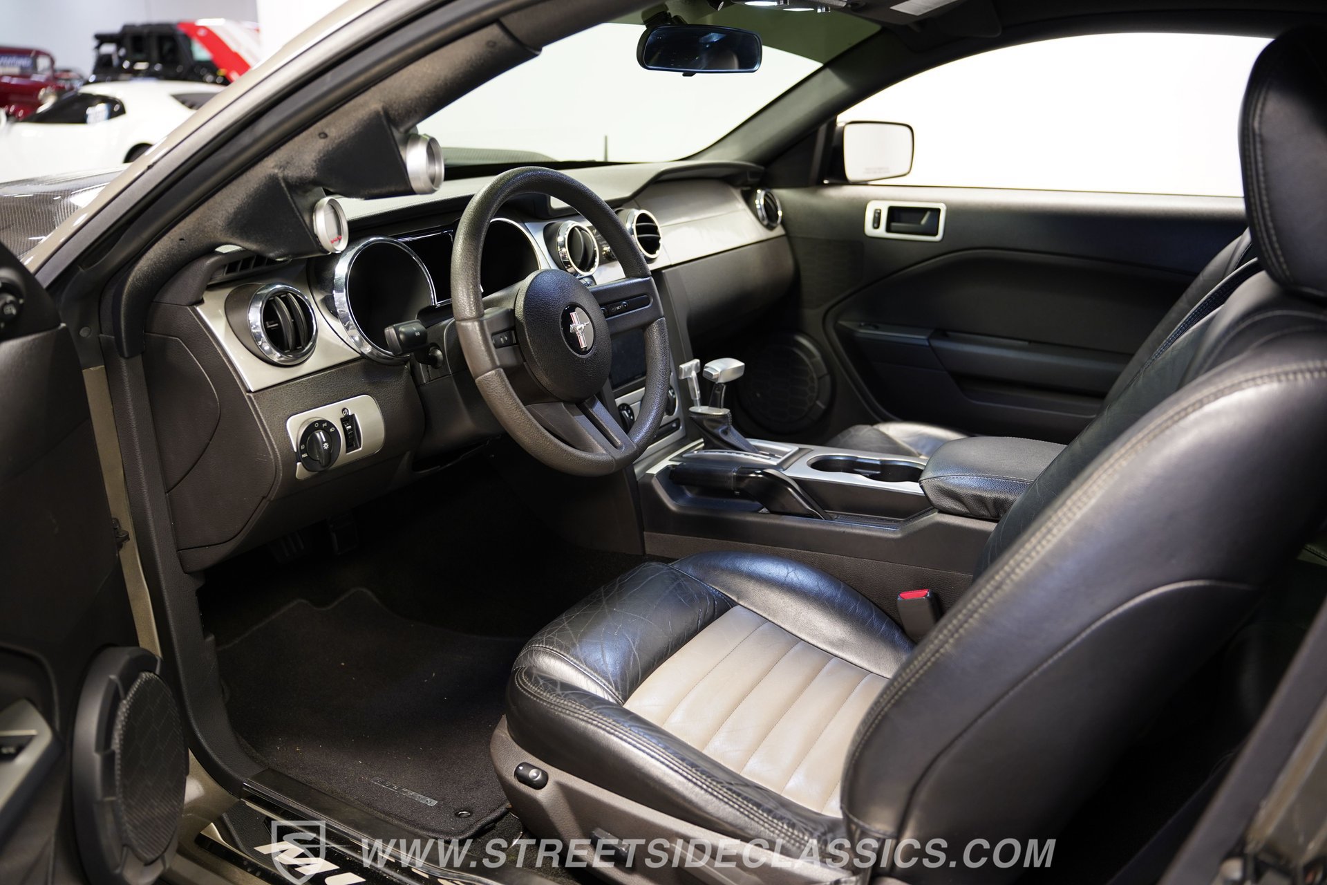 Used 2005 Ford Mustang GT RWD image 4