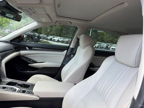 Used 2022 Honda Accord Touring image 17