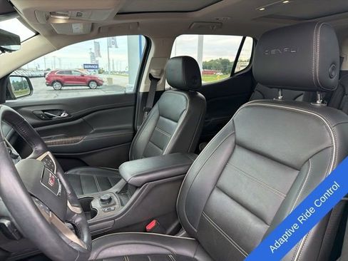 Used 2022 GMC Acadia Denali w/ Denali Ultimate Package AWD/4WD image 15