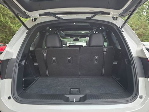 Certified 2025 Honda Pilot Black Edition image 18