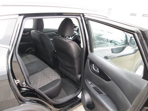 Used 2019 Nissan Rogue Sport SV image 16