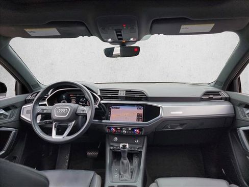 Used 2020 Audi Q3 2.0T Prestige w/ Prestige Package image 17