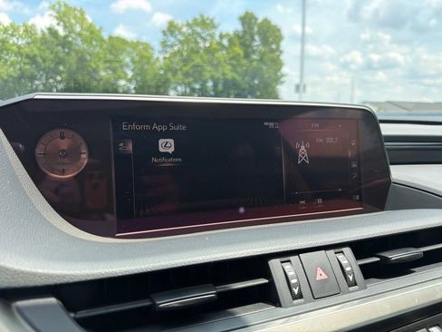 Used 2019 Lexus ES 350 w/ Premium Package FWD image 30