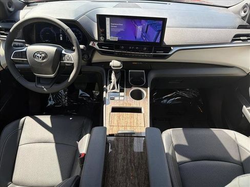 New 2026 Toyota Sienna Limited image 22