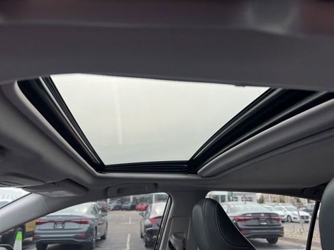 Used 2020 Toyota Camry SE image 23