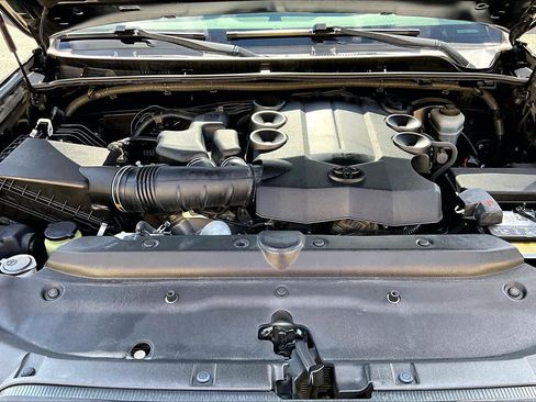 Used 2016 Toyota 4Runner SR5 RWD image 32