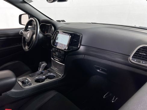 Used 2022 Jeep Grand Cherokee Laredo X image 26