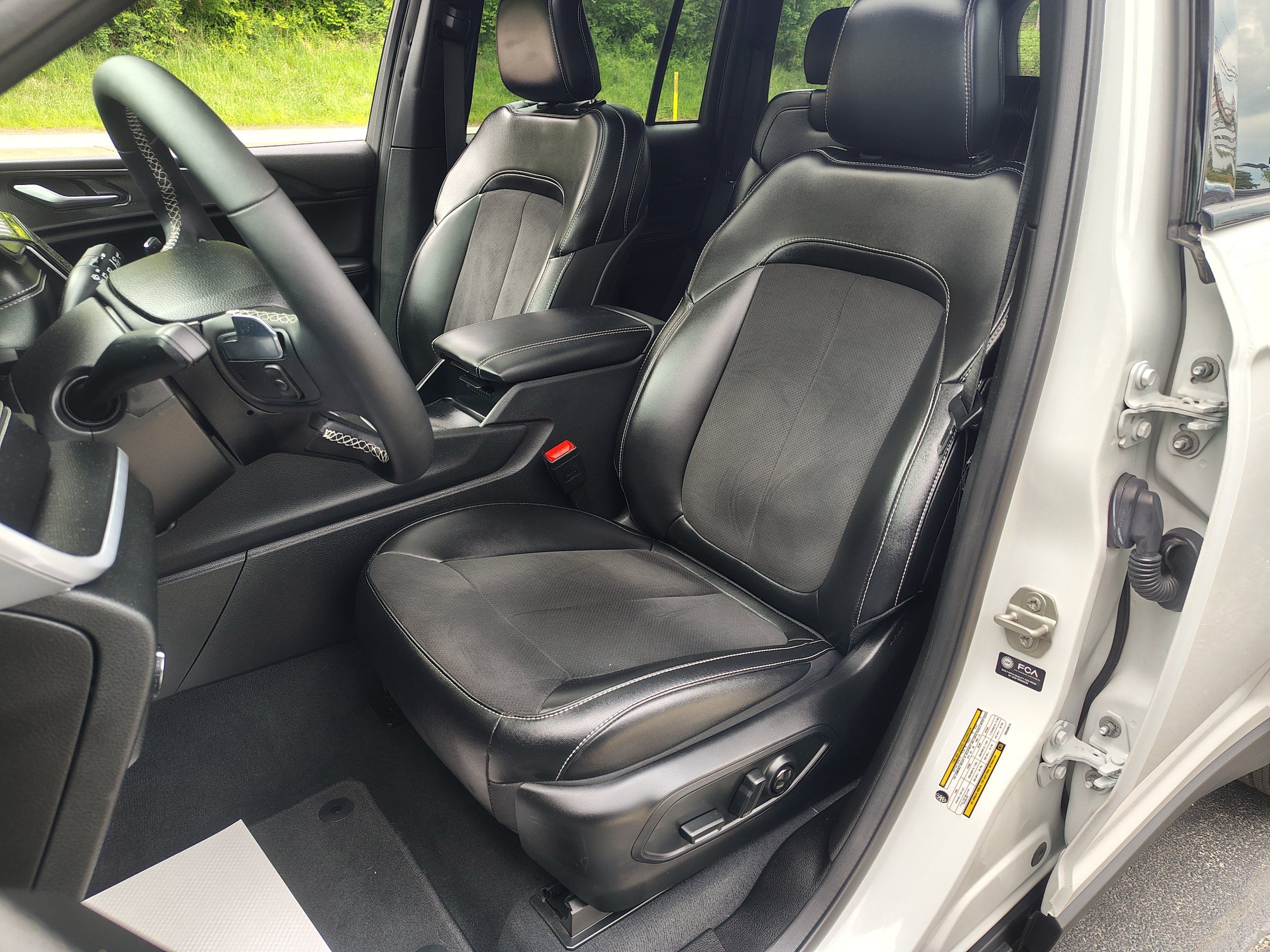 Certified 2024 Jeep Grand Cherokee Altitude AWD/4WD image 18