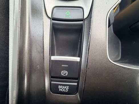 Used 2020 Honda Accord LX image 6