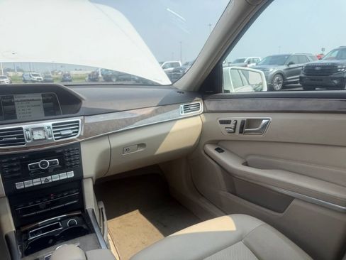 Used 2014 Mercedes-Benz E 350 4MATIC Sedan image 40