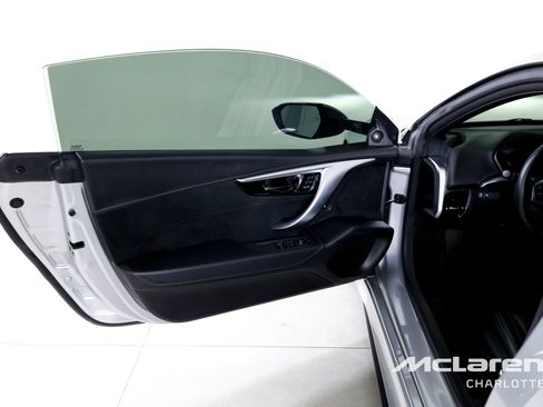 Used 2017 Acura NSX AWD/4WD image 10