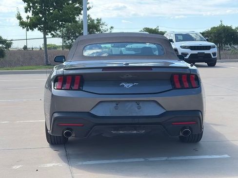 Used 2024 Ford Mustang Premium image 8