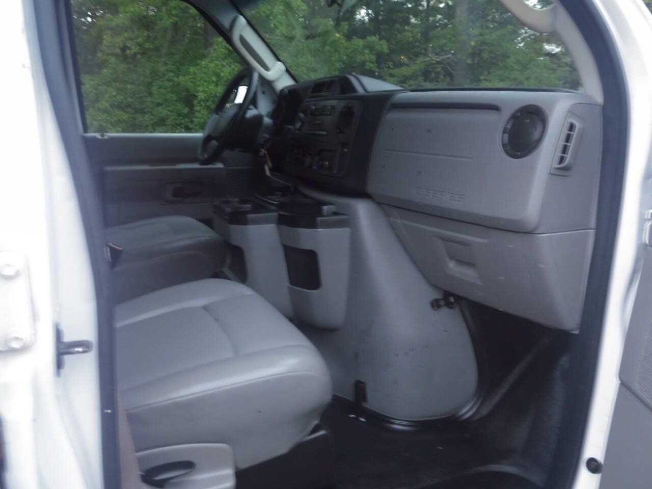 Used 2013 Ford E-250 and Econoline 250 w/ Commercial Cargo Van Pkg RWD image 14