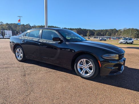 Used 2023 Dodge Charger SXT image 12