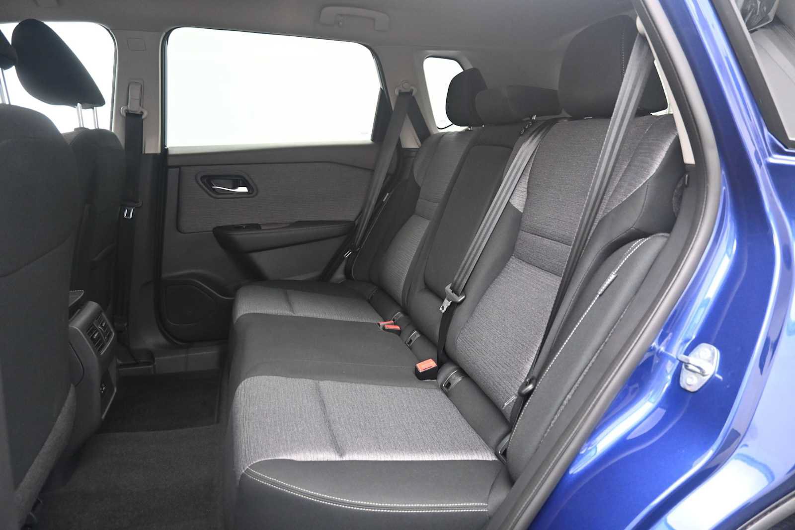 Used 2023 Nissan Rogue SV AWD/4WD image 13