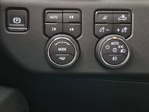 New 2026 Chevrolet Silverado 1500 High Country w/ Technology Package AWD/4WD image 18