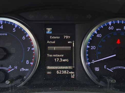 Used 2018 Toyota Highlander LE FWD image 14