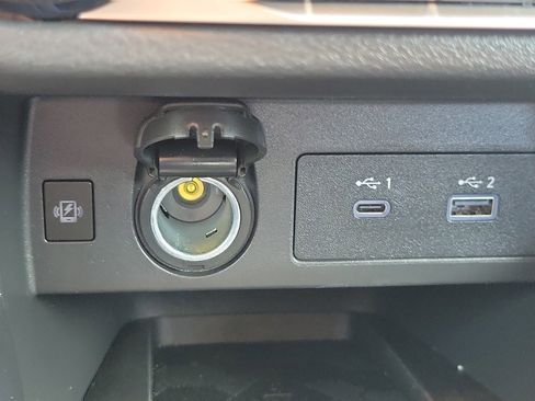 Used 2025 Nissan Versa SR w/ Trunk Package image 21