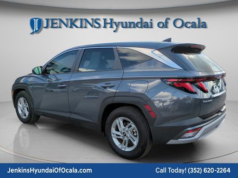Certified 2025 Hyundai Tucson SE image 5