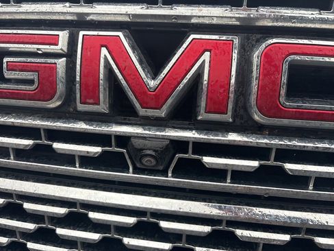 Used 2019 GMC Sierra 1500 Denali w/ Technology Package AWD/4WD image 6
