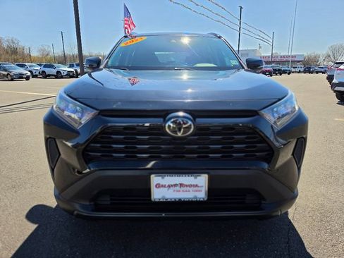 Used 2021 Toyota RAV4 LE image 2