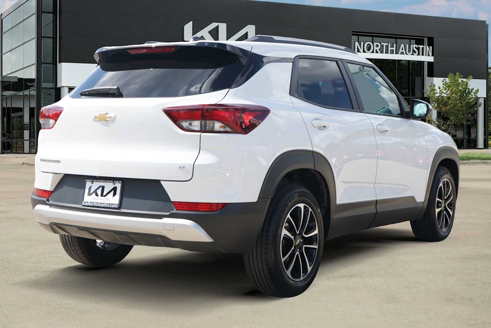 Used 2025 Chevrolet TrailBlazer LT FWD image 5