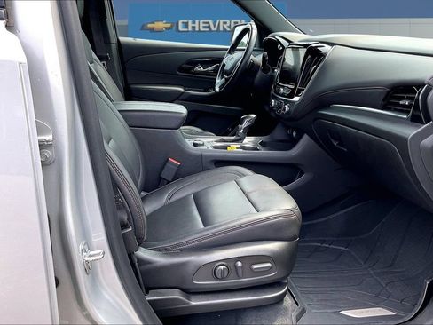 Used 2022 Chevrolet Traverse RS FWD image 29