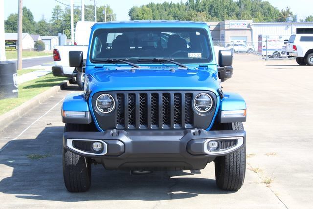 Used 2022 Jeep Gladiator Sport AWD/4WD image 9