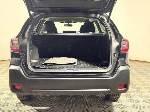 Used 2023 Subaru Outback Premium AWD/4WD image 6