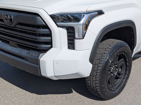 Used 2023 Toyota Tundra SR5 w/ SR5 Convenience Package AWD/4WD image 9