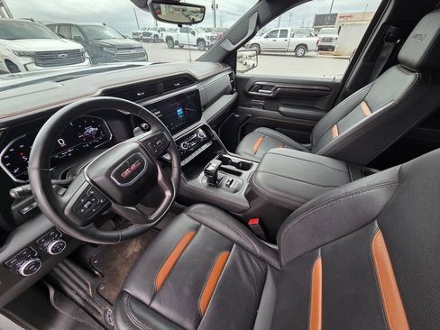Used 2024 GMC Sierra 1500 AT4 w/ Technology Package image 10
