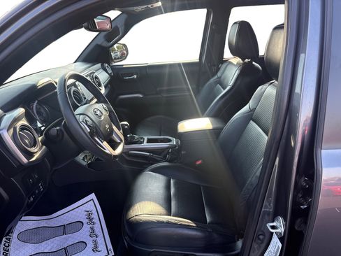 Used 2023 Toyota Tacoma Limited image 9