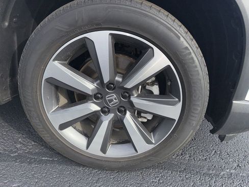 Used 2025 Honda Pilot Elite image 9