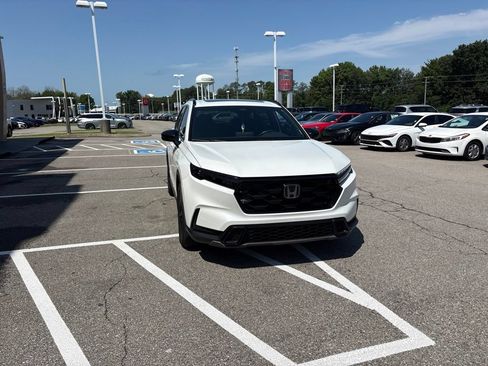 Used 2023 Honda CR-V Sport image 2