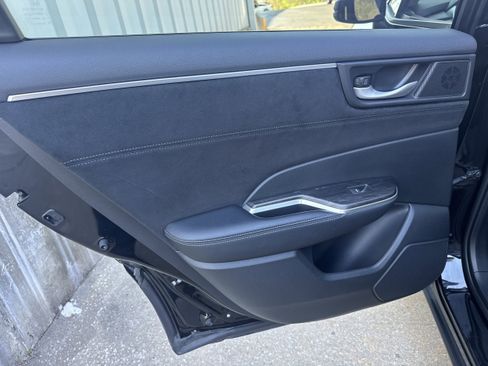 Used 2018 Honda Clarity Touring image 11