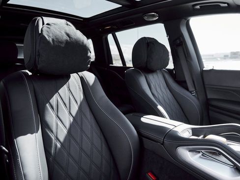 Used 2025 Mercedes-Benz Maybach GLS 600 4MATIC image 44