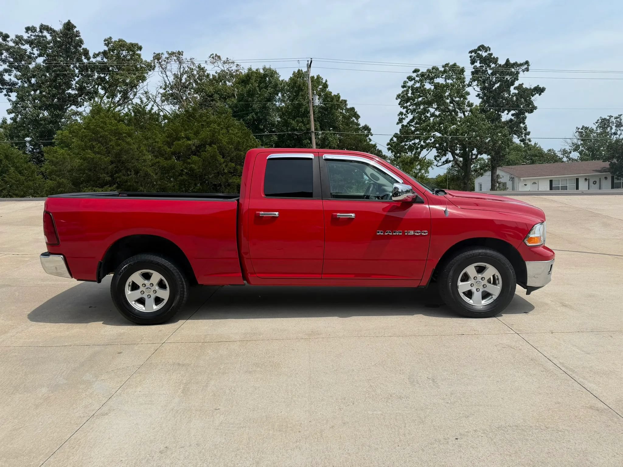 Used 2012 RAM 1500 Classic SLT AWD/4WD image 2