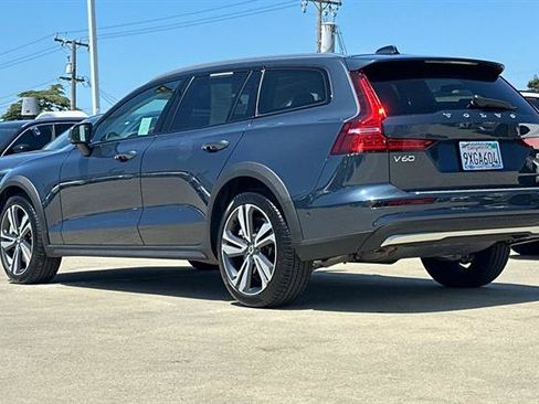 Used 2026 Volvo V60 B5 Cross Country Plus w/ Climate Package AWD/4WD image 5