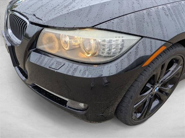 Used 2011 BMW 335i xDrive Sedan AWD/4WD image 9