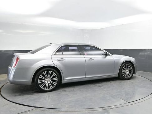 Used 2014 Chrysler 300 S RWD image 4