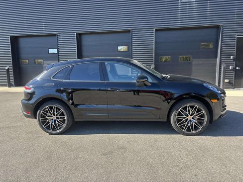 Used 2026 Porsche Macan AWD/4WD image 11
