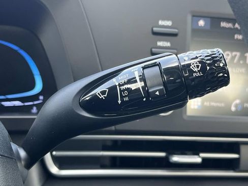 New 2026 Hyundai Elantra SE FWD image 28