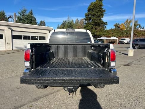 Used 2023 Toyota Tacoma TRD Off-Road image 15