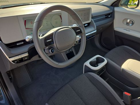 Used 2024 Hyundai Ioniq 5 SE RWD image 12