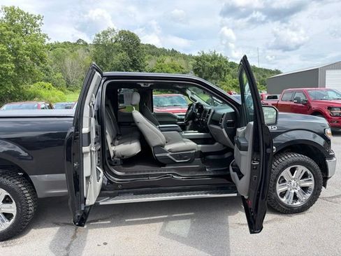 Used 2019 Ford F150 XLT w/ Equipment Group 302A Luxury AWD/4WD image 37